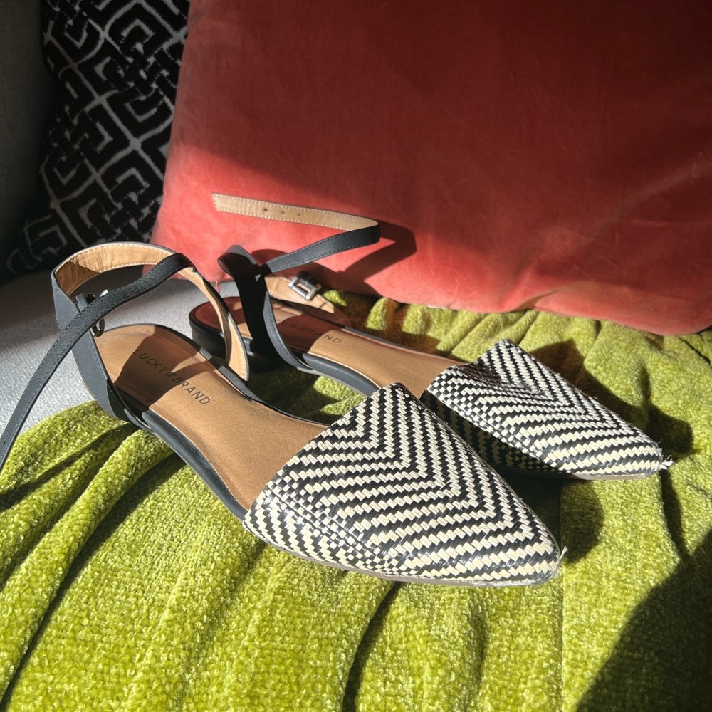 NWOT Lucky Brand Woven Strappy Flats - SZ 10
